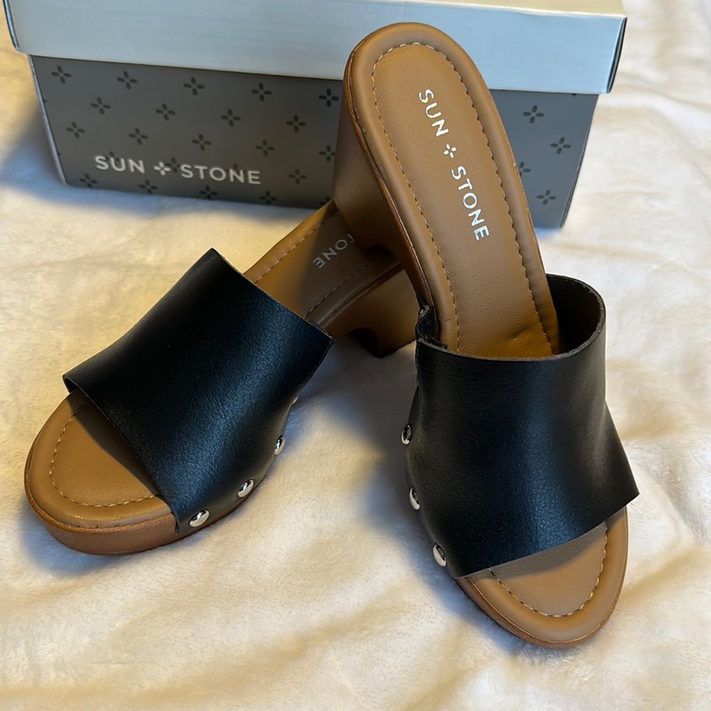 Sun Stone Women’s Wedges
